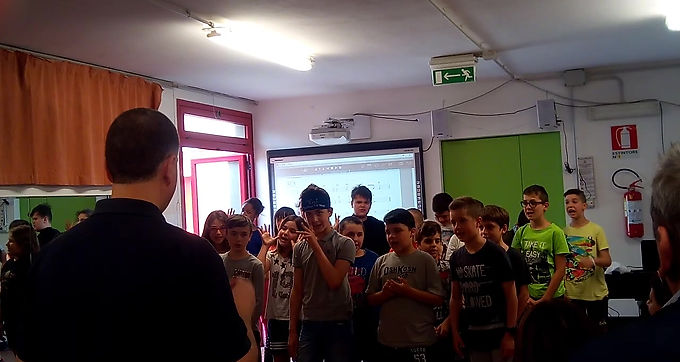 Music class in Instituto San Rocco